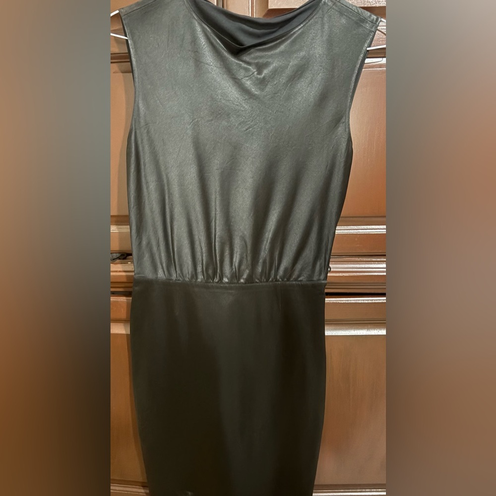 Women’s party mid dress new without tags